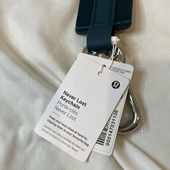 NWT Lululemon Never Lost Keychain - Picture 2 of 3